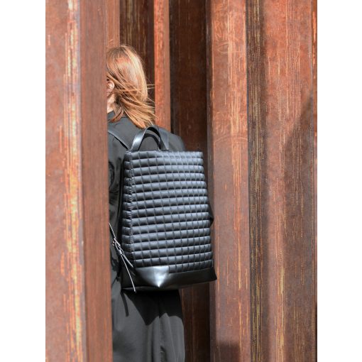 AGATE QUADRA - prémium női hátitáska - fekete